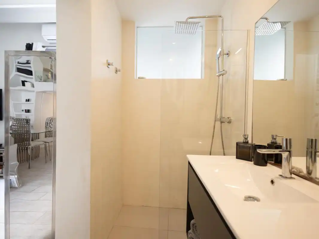 Lofts for sale in Carrer de Guillem de Montgrí, Dalt de la Vila - La Marina