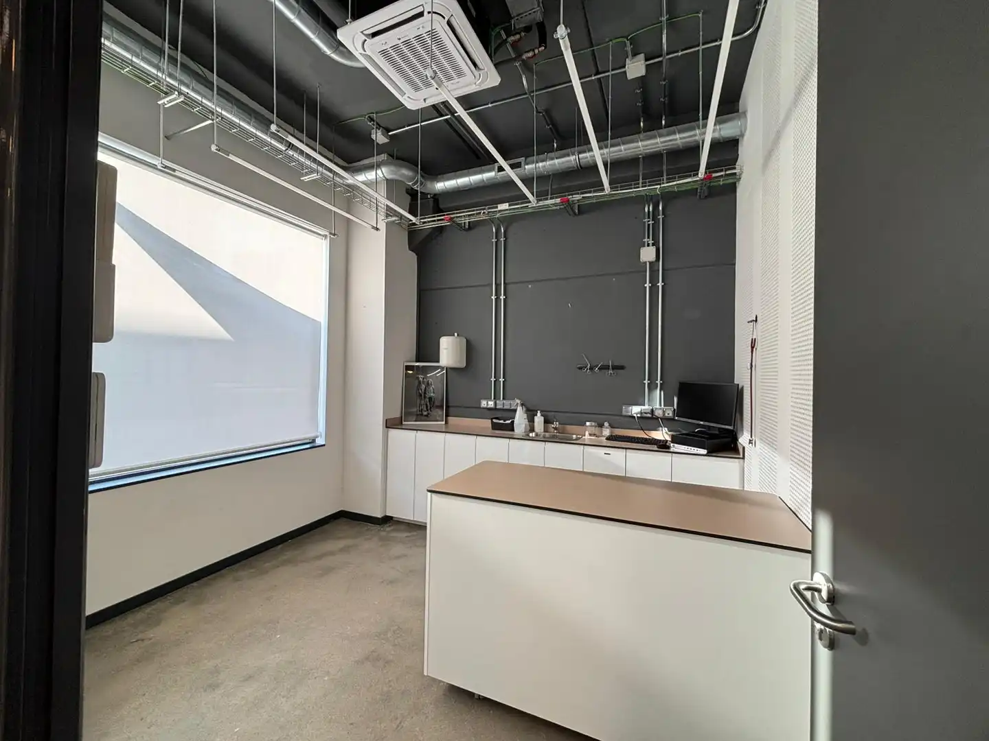 Cocina de Local en venta en Las Rozas de Madrid con Aire acondicionado, Calefacción y Amueblado