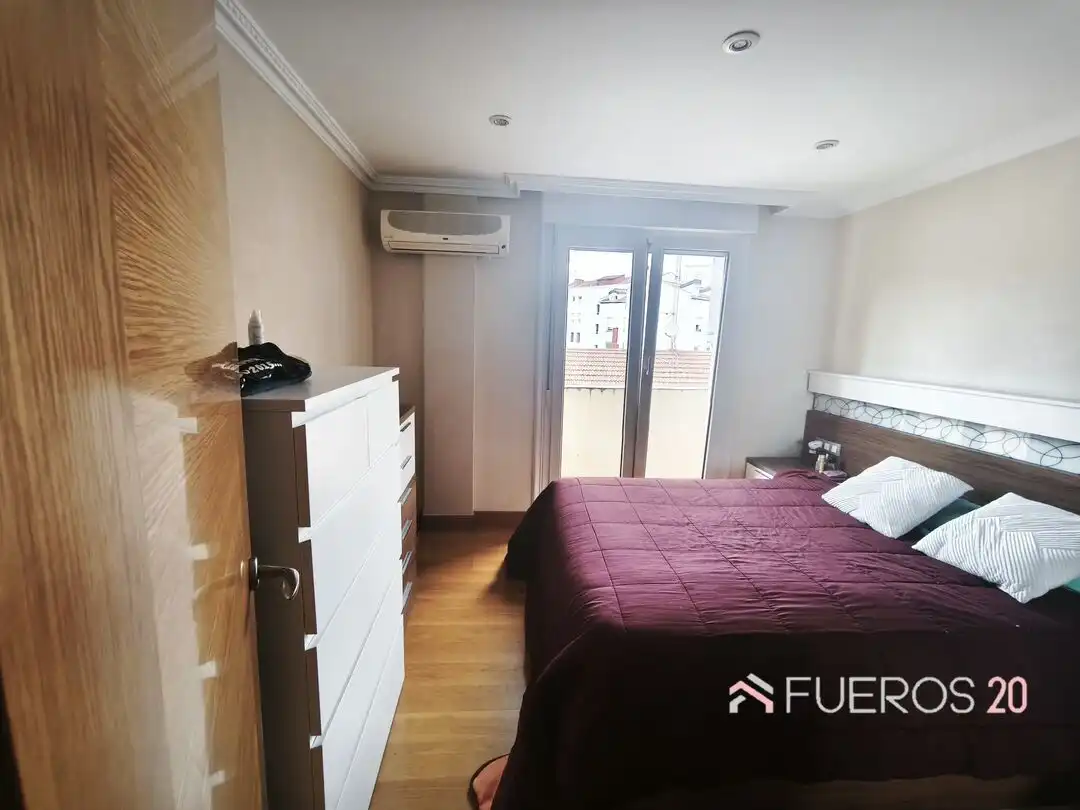Schlafzimmer von Wohnung zur Miete in Barakaldo  mit Heizung