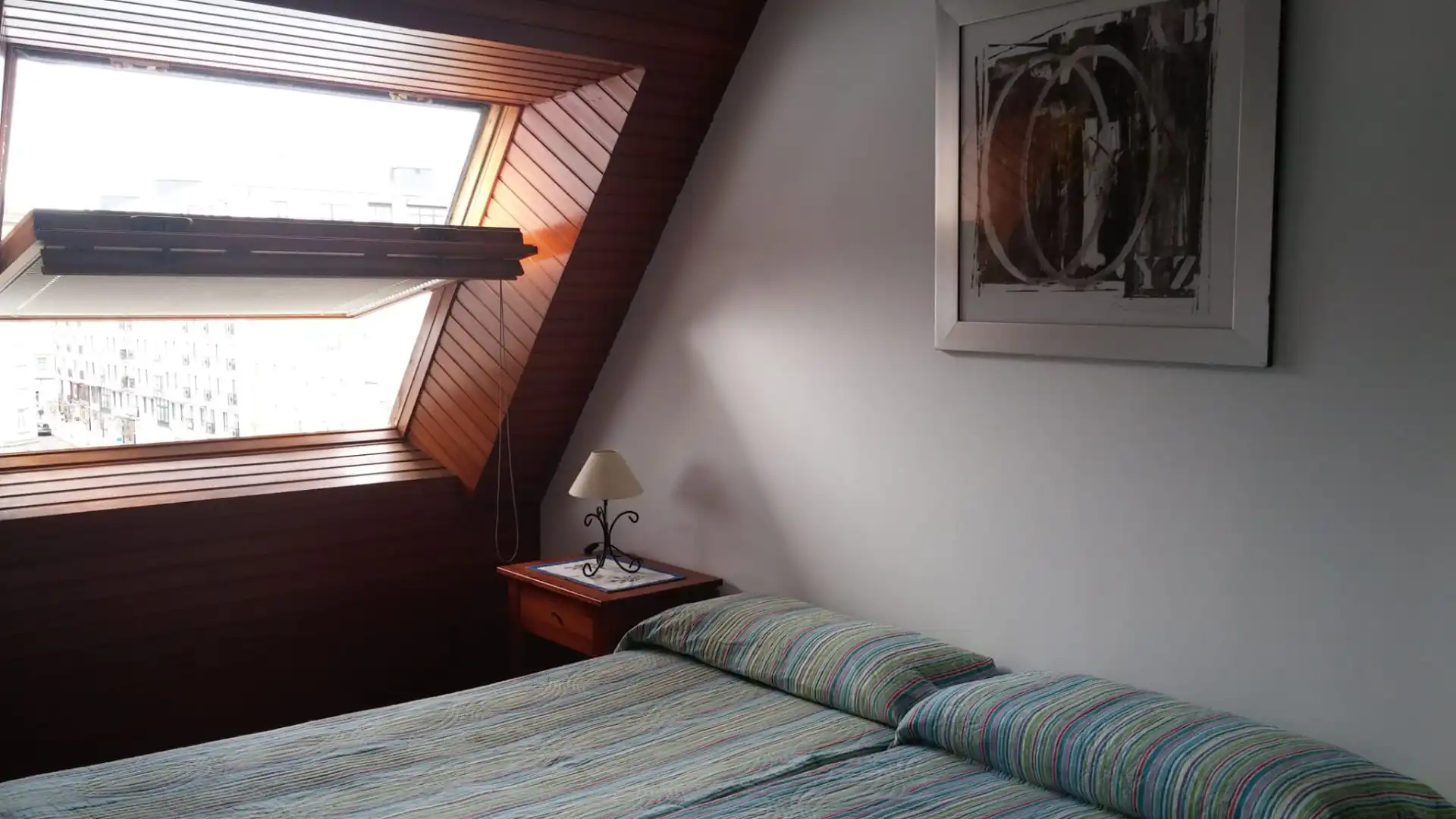 Dormitori de Dúplex de lloguer en Ferrol amb Calefacció, Parquet i Moblat