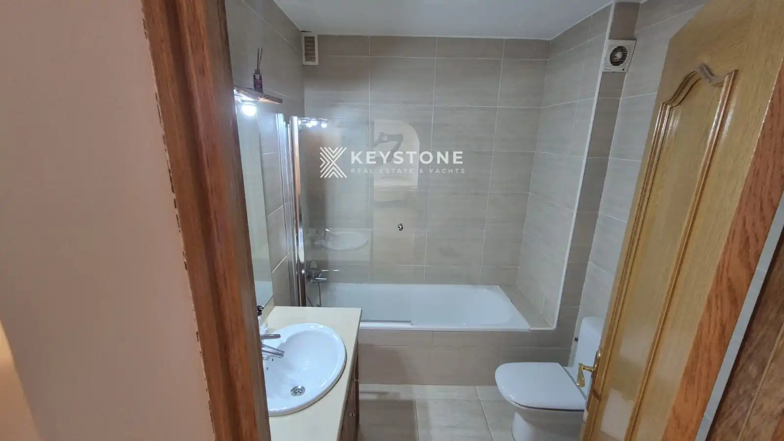 Bathroom of Flat for sale in  Palma de Mallorca  with Air Conditioner and Terrace