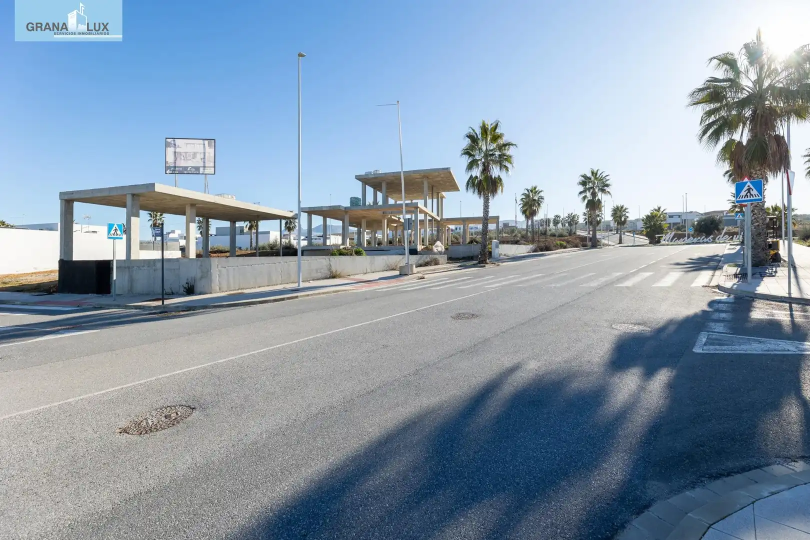 Außenansicht von Residential zum Verkauf in Calicasas