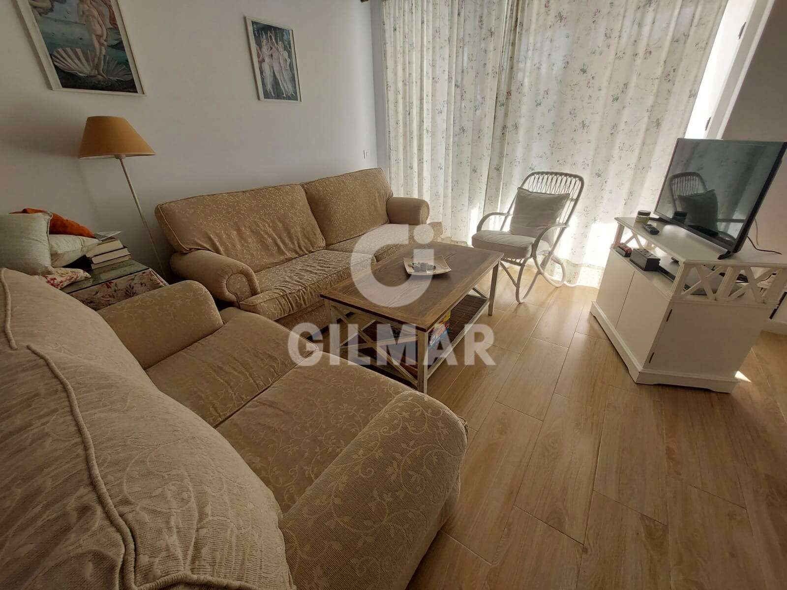 Sala d'estar de Pis de lloguer en El Puerto de Santa María amb Aire condicionat, Calefacció i Terrassa