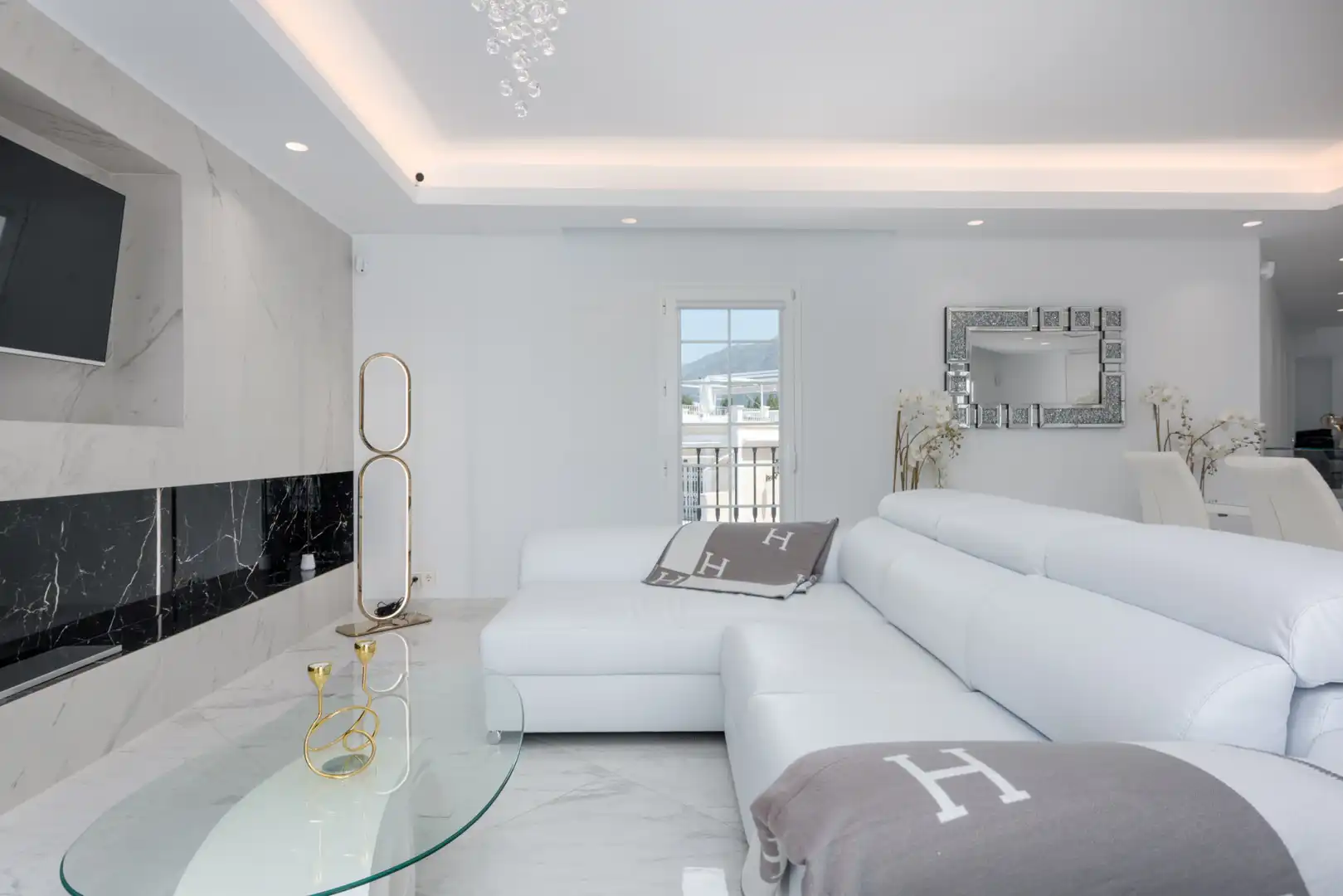 Sala de estar de Casa adosada en venta en Marbella con Aire acondicionado, Jardín privado y Terraza