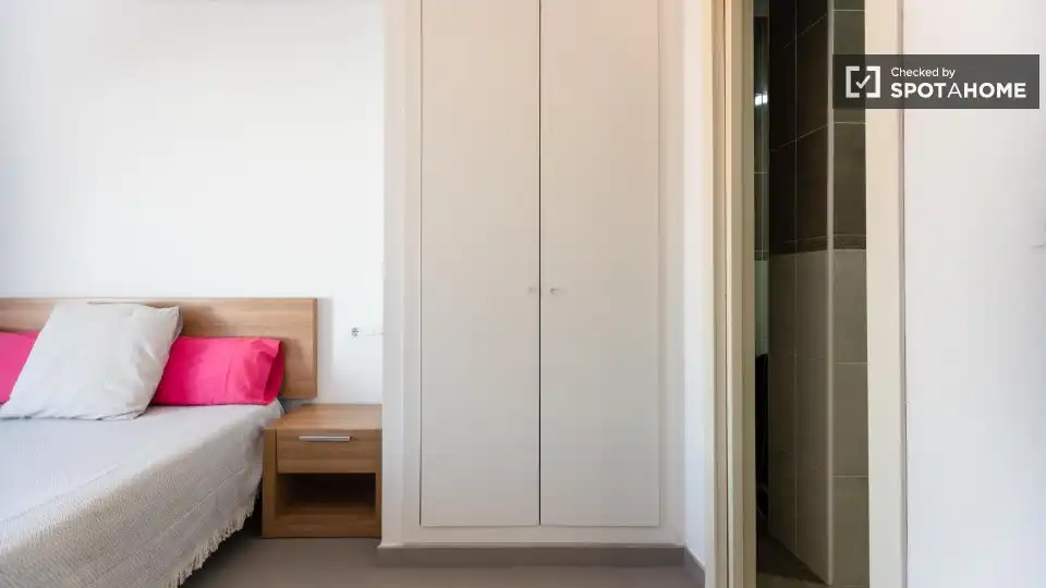 Schlafzimmer von Wohnung zur Miete in Godella mit Klimaanlage, Heizung und Möbliert