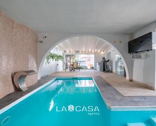 Swimming pool of House or chalet for sale in Castelldefels  with Air Conditioner, Heating and Terrace