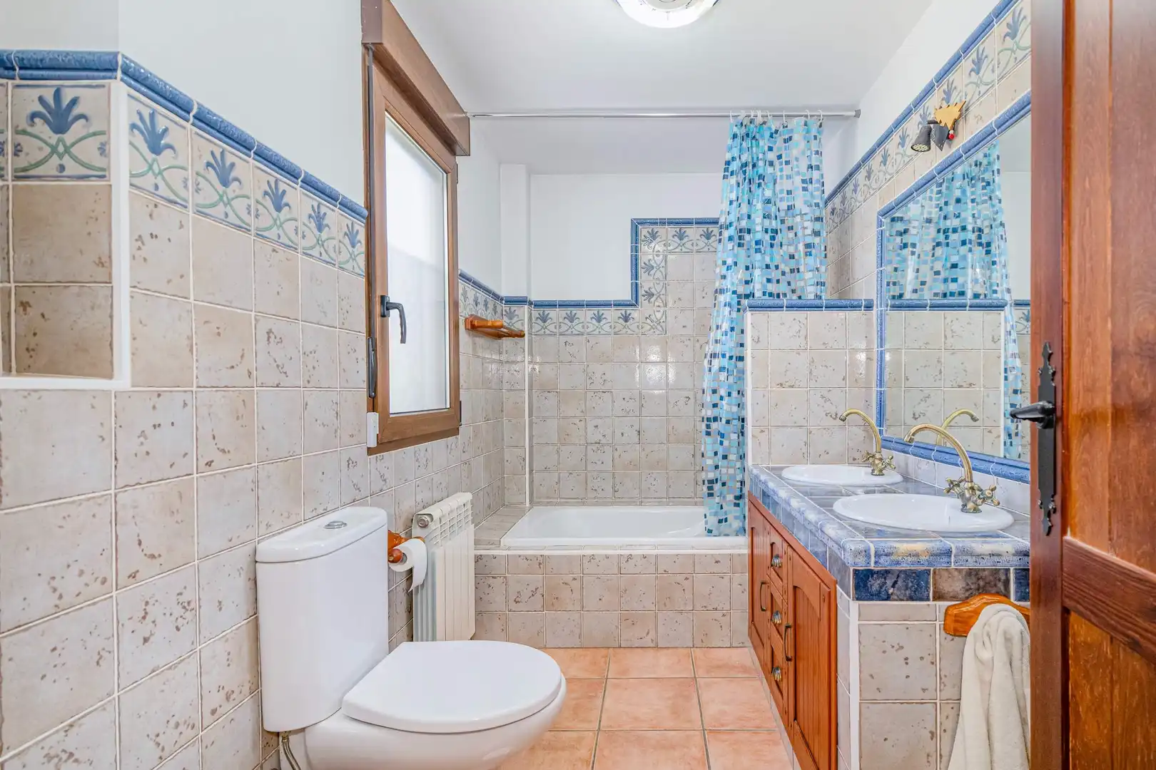 Baño de Casa o chalet en venta en Alhendín con Calefacción, Jardín privado y Trastero