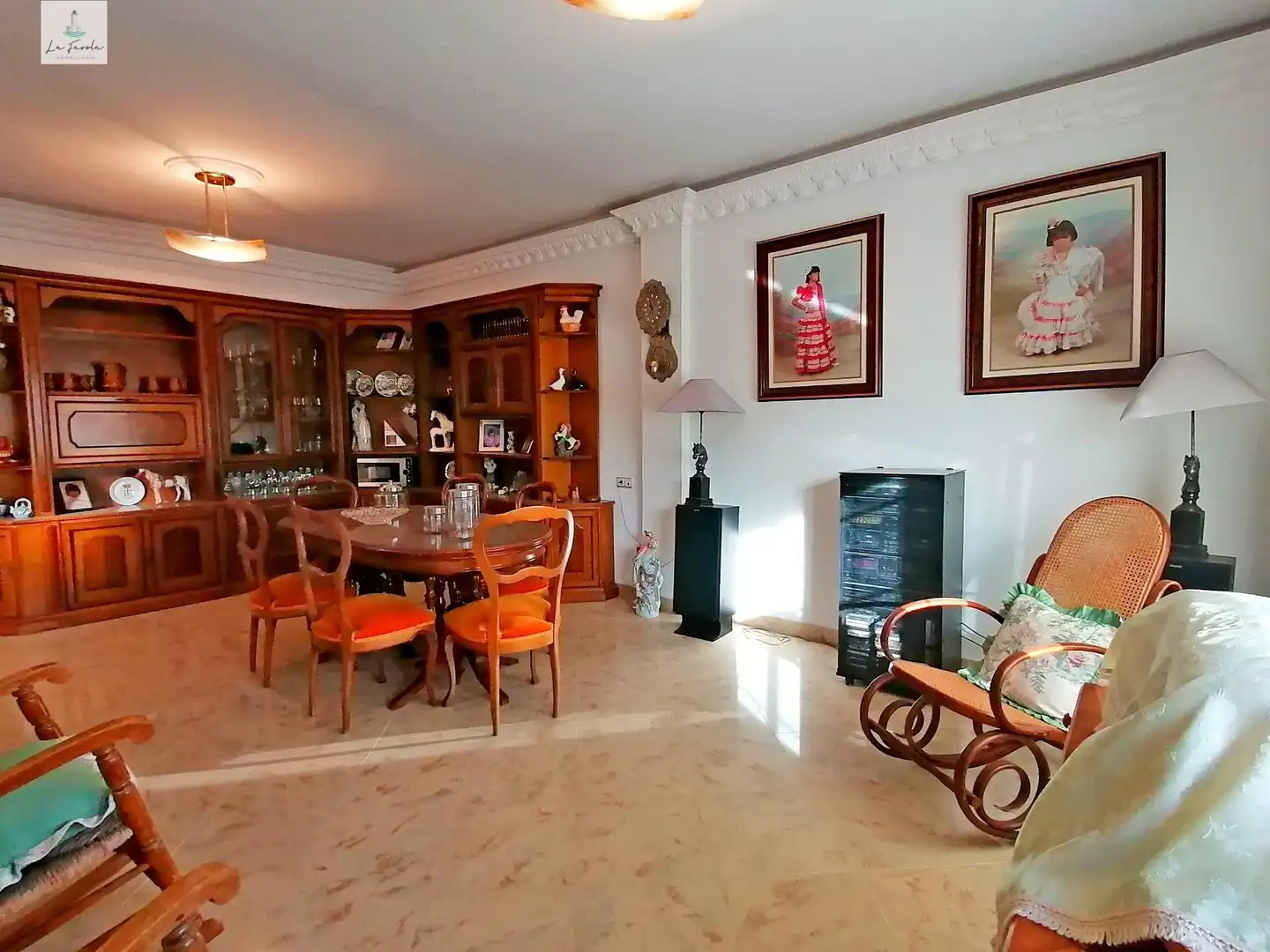 Menjador de Casa o xalet en venda en Loja amb Jardí privat, Terrassa i Traster