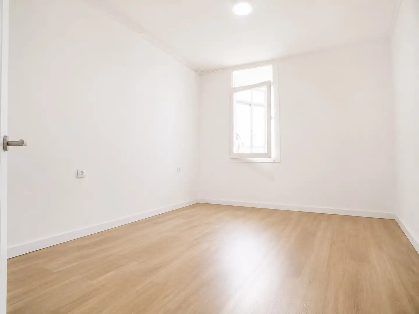Bedroom of Flat for sale in Santa Coloma de Gramenet  with Balcony