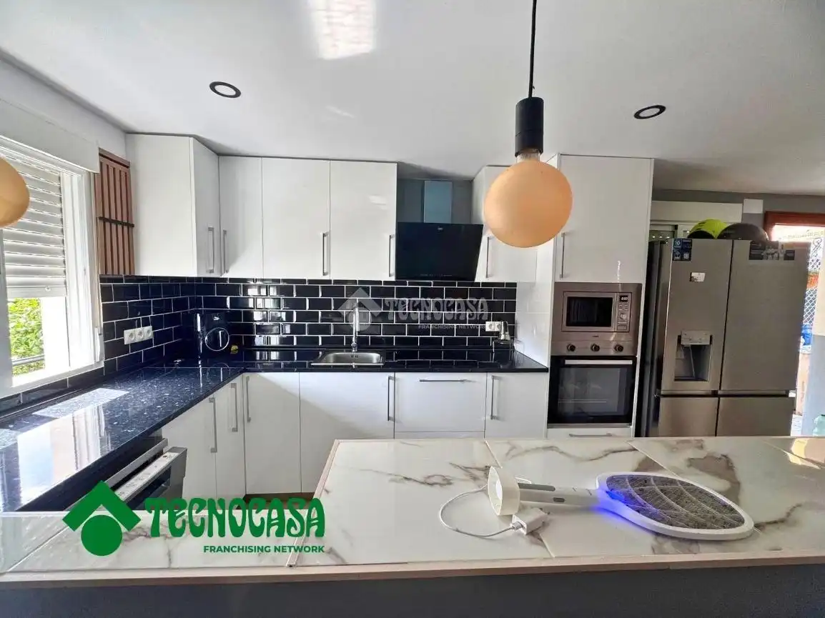 Kitchen of Houses for sale in Coín, Málaga