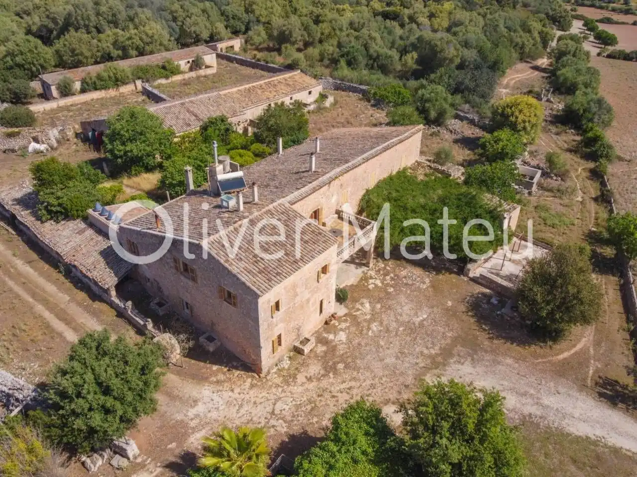 Vista exterior de Casa o xalet en venda en Lloret de Vistalegre amb Jardí privat i Terrassa