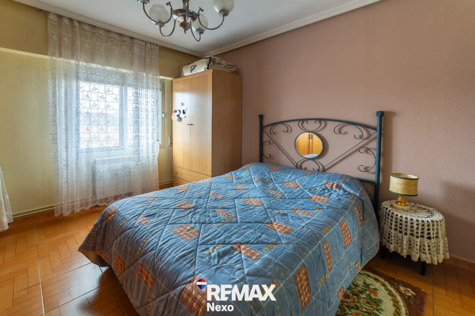 Habitación de Casa adosada en venta en Benavente con Jardín privado, Parquet y Trastero