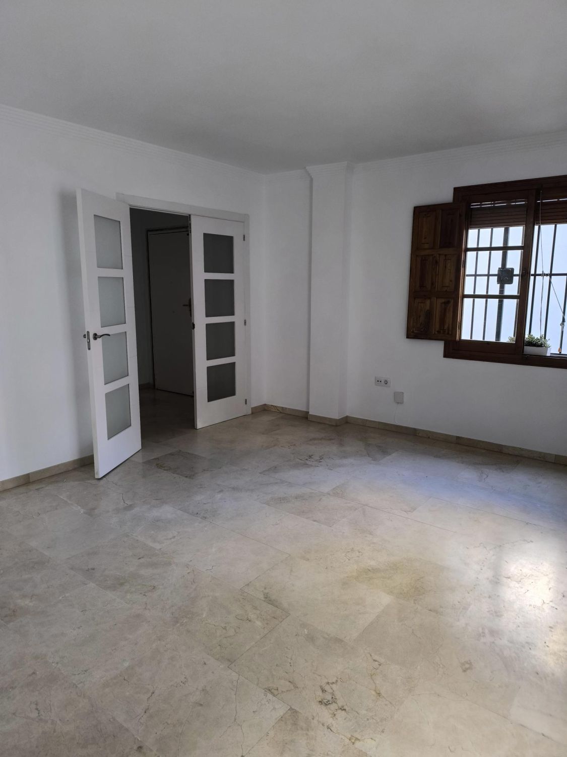 Flat to rent in  Sevilla Capital  with Air Conditioner, Heating and Balcony