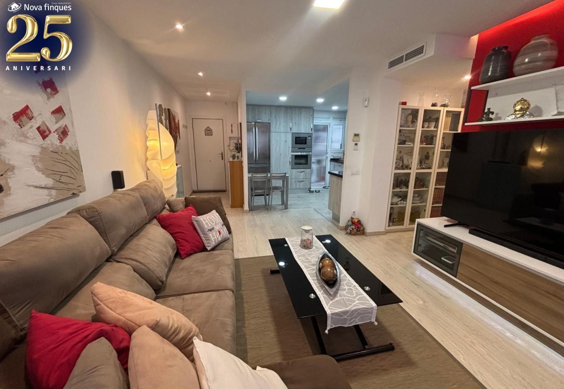 Living room of Flat for sale in Sabadell  with Air Conditioner, Heating and Balcony