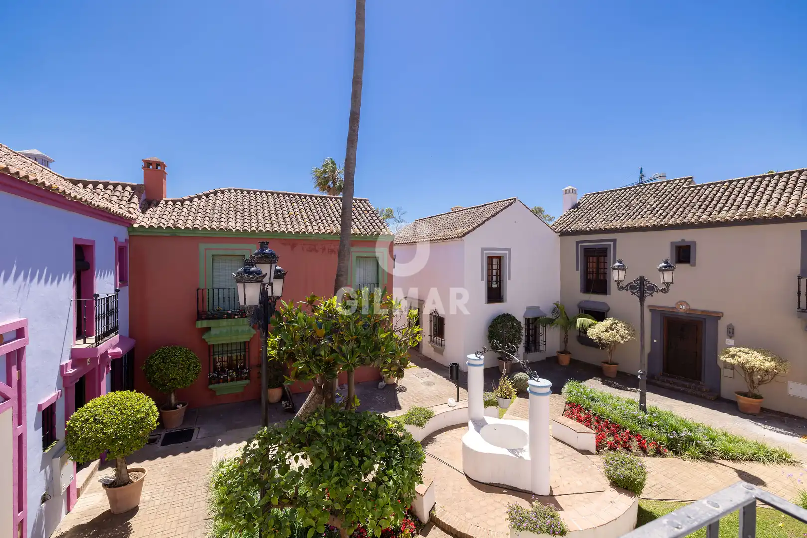 Vista exterior de Casa adosada en venta en Marbella con Calefacción, Piscina y Amueblado