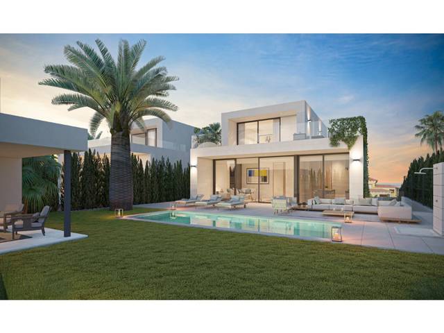 Casa-chalet en Venta en Golf Valle Este