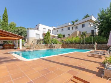 Maison avec piscine à vendre à calle dels Rossinyols