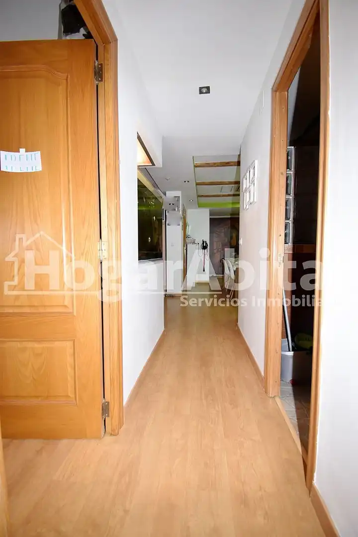 Wohnung zum Verkauf in Xirivella mit Klimaanlage, Parkett und Balkon
