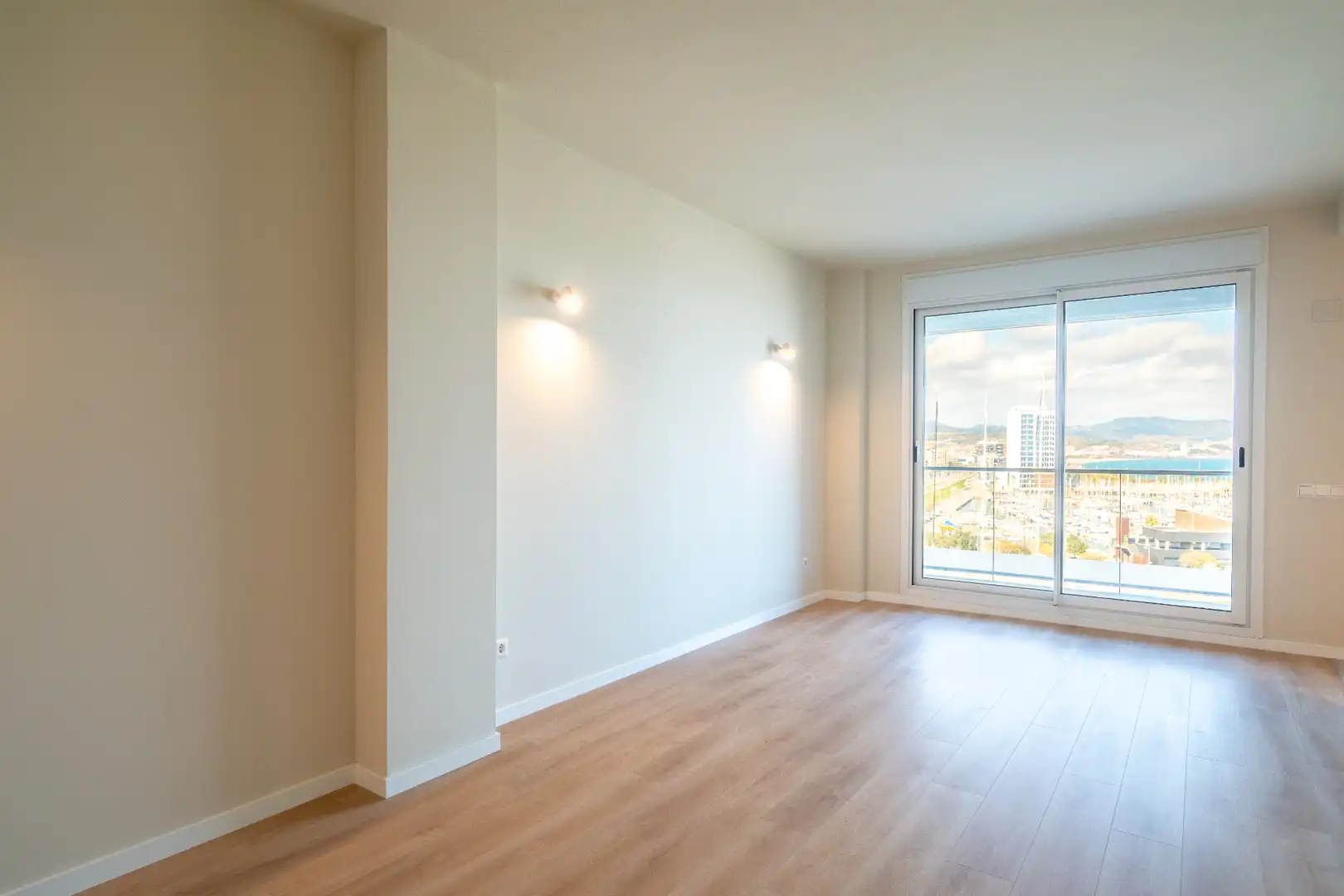 Dachboden zur Miete in Carrer d'Eduard Maristany, 323, Port