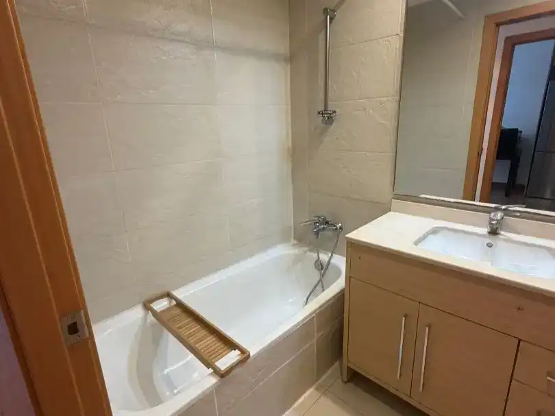 Bany de Apartament en venda en  Barcelona Capital amb Aire condicionat i Balcó