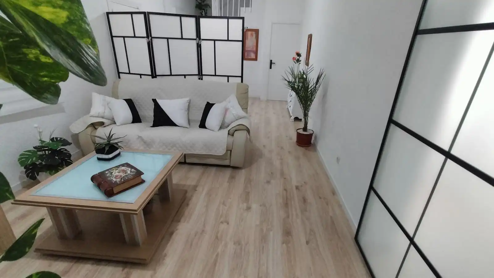 Sala d'estar de Casa adosada en venda en La Zubia amb Balcó
