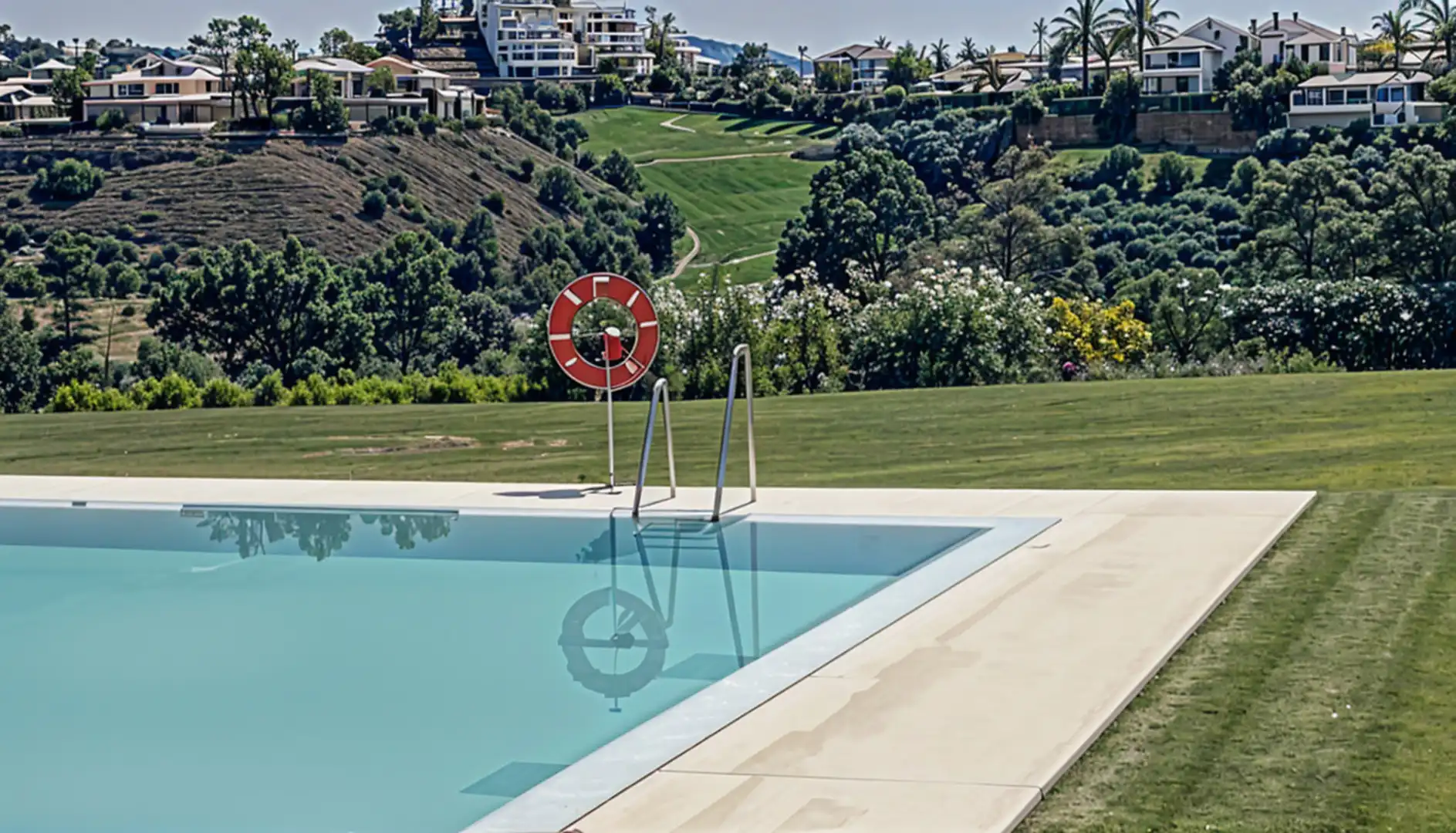 Piscina de Apartamento en venta en Marbella con Aire acondicionado, Jardín privado y Terraza