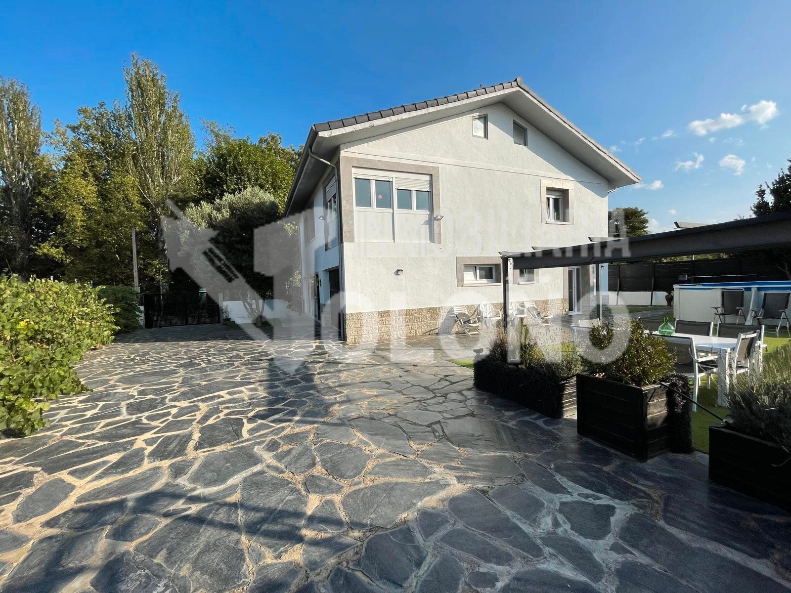 Vista exterior de Casa o xalet en venda en Casalarreina amb Calefacció, Jardí privat i Terrassa