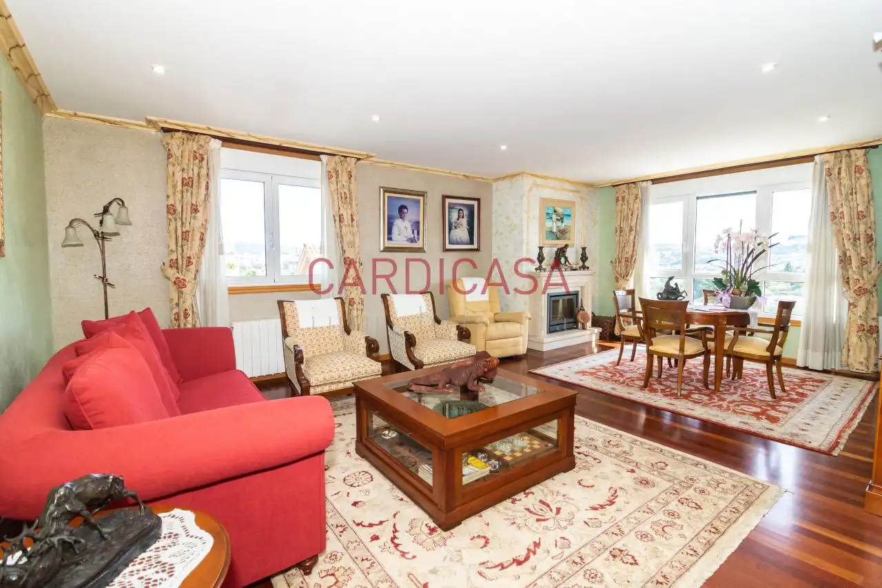 Sala de estar de Casa o chalet en venta en Vigo  con Calefacción, Jardín privado y Parquet
