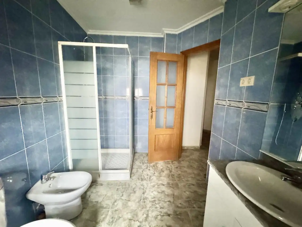 Bany de Edifici en venda en Candeleda