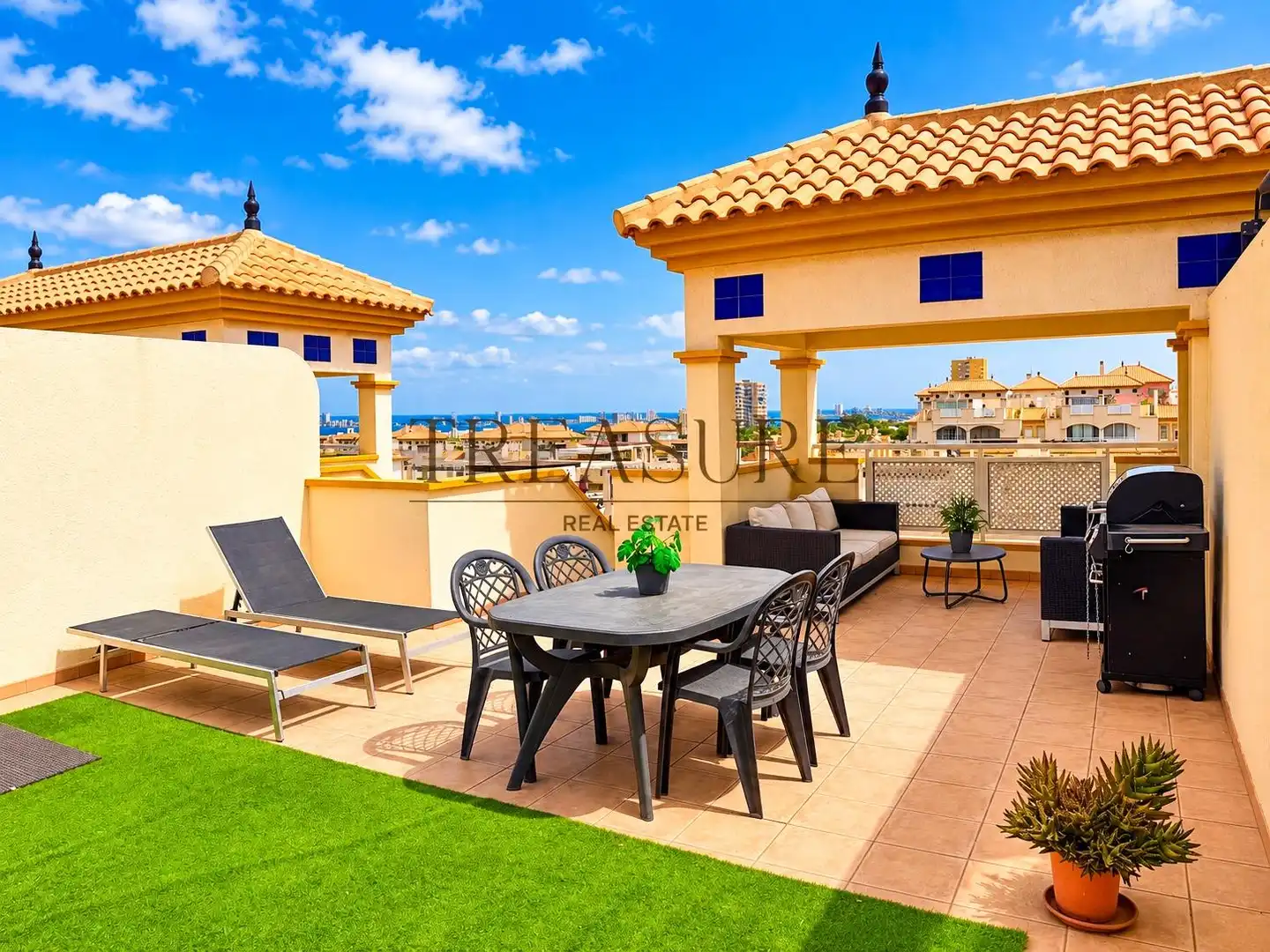 Penthouse with terrace for sale in NICOMEDES GOMEZ-M.CRISTAL