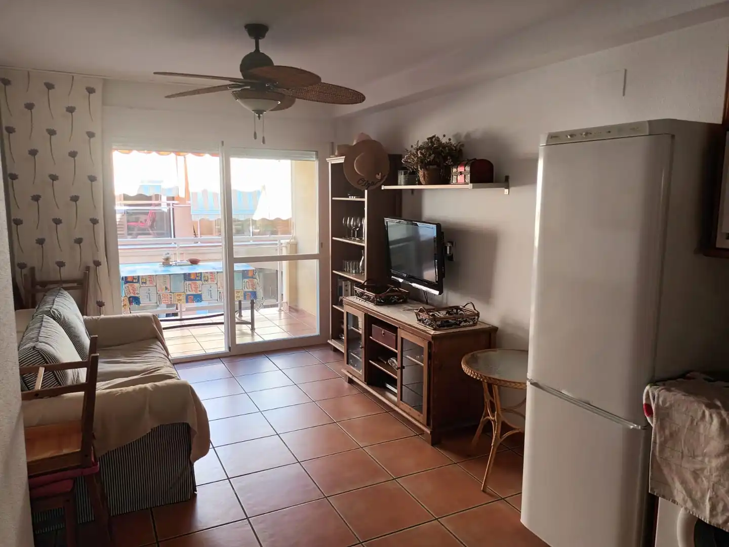 Sala d'estar de Àtic de lloguer en Torrox amb Aire condicionat, Calefacció i Terrassa