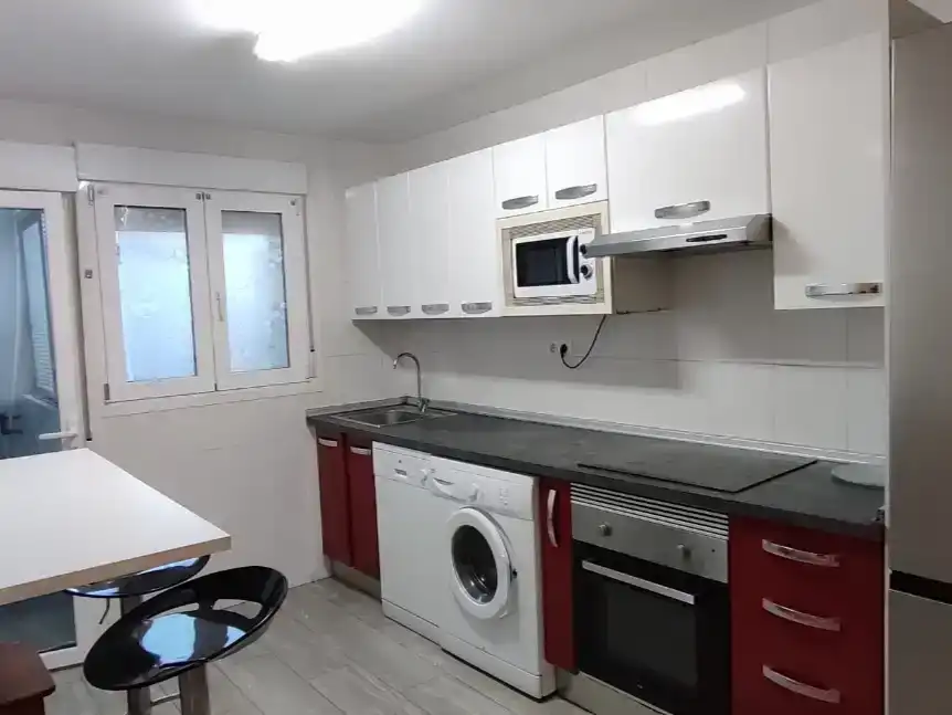 Cuina de Pis per a compartir en Burlada / Burlata, Navarra