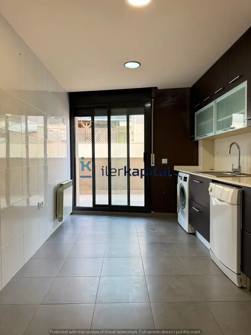 Kitchen of Flat for rent in Rosselló  with Heating