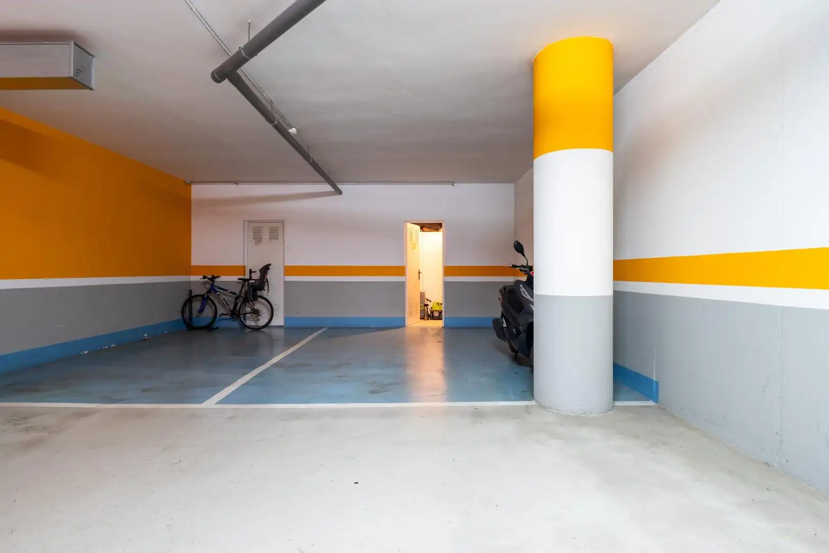 Parking of Flat for sale in Almería  with Air Conditioner, Terrace and Storage room