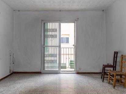 Flat for sale in  Granada Capital  with Balcony