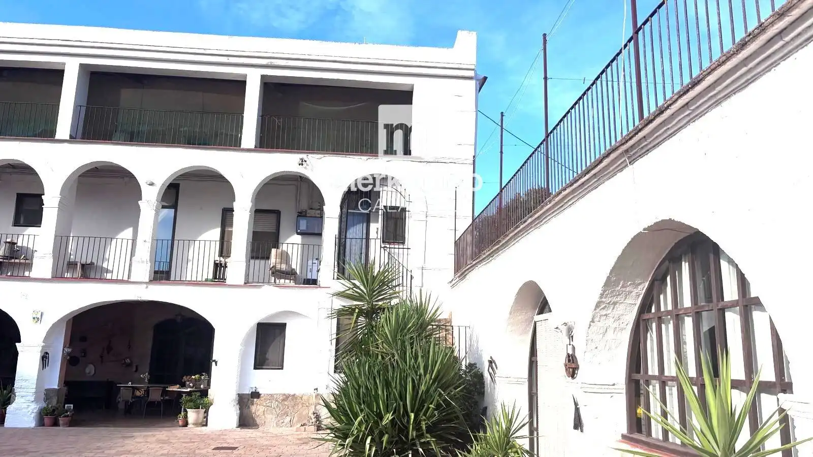 Außenansicht von Haus zum Verkauf in Sant Sadurní d'Anoia mit Heizung, Terrasse und Abstellraum