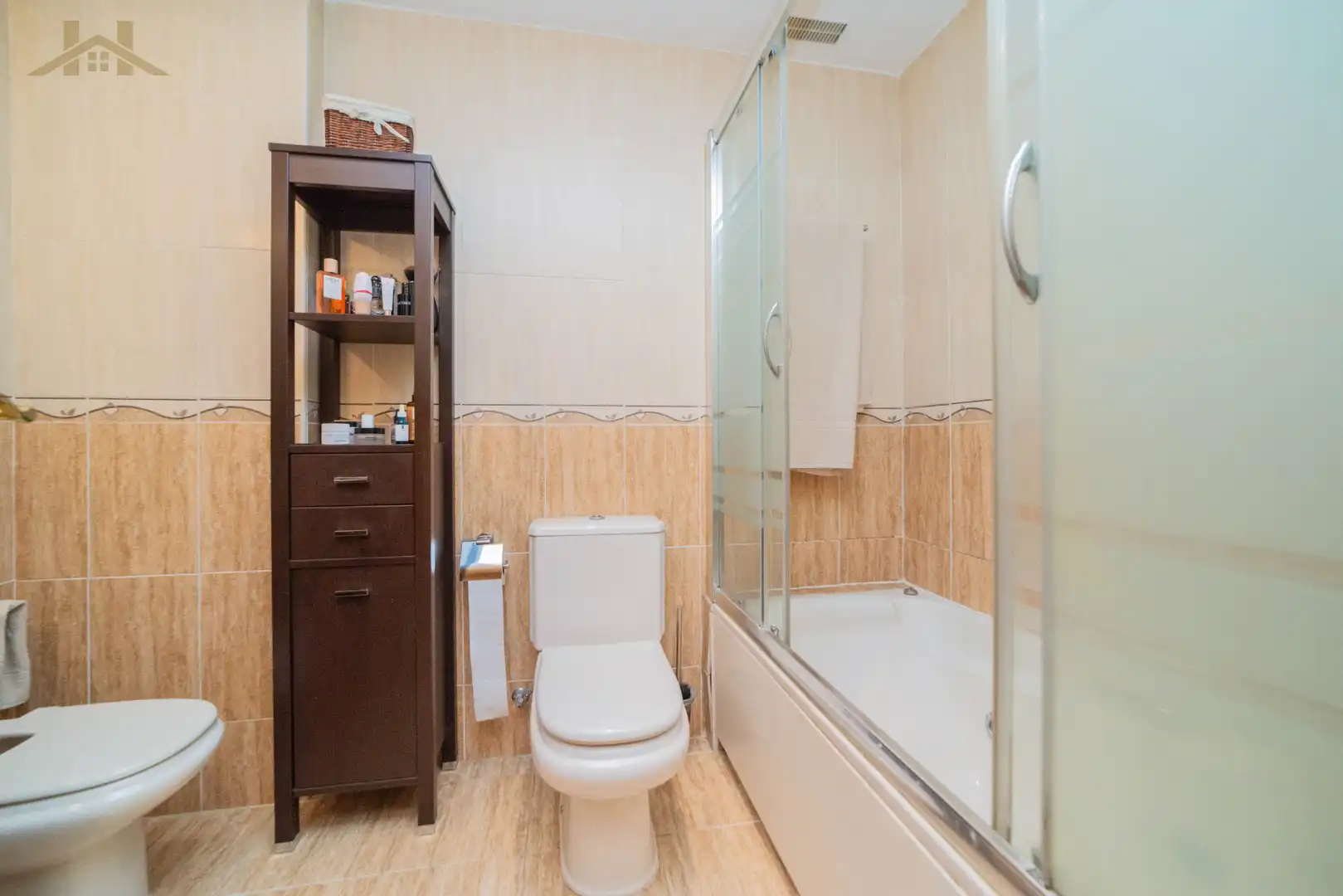 Baño de Piso en venta en Parla con Aire acondicionado, Calefacción y Trastero