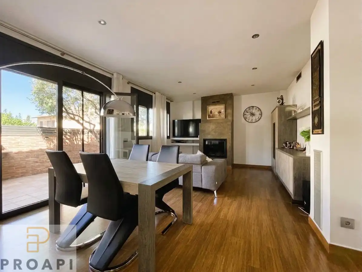 Wohnzimmer von Haus oder Chalet zum Verkauf in Fornells de la Selva mit Klimaanlage, Heizung und Privatgarten