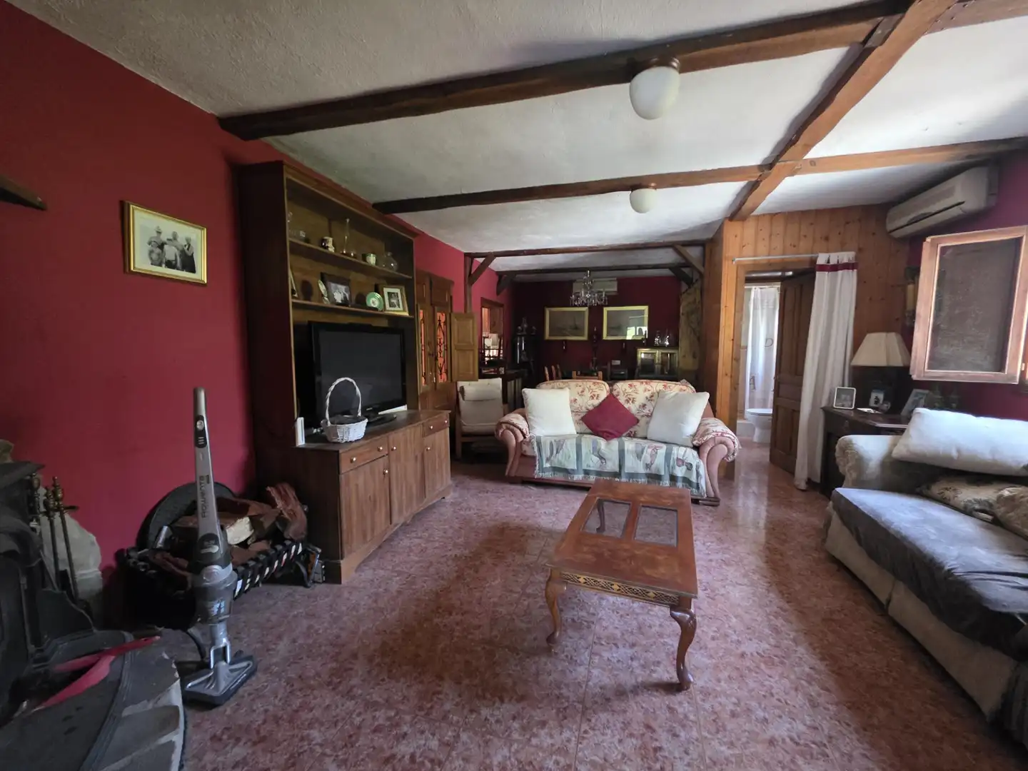 Sala de estar de Finca rústica en venta en Guaro con Aire acondicionado, Jardín privado y Terraza