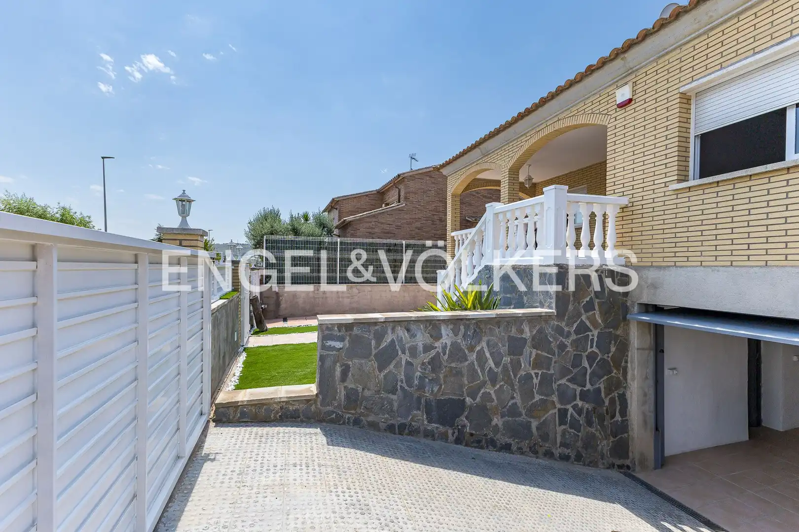 Terrassa de Casa o xalet en venda en Sant Cugat Sesgarrigues amb Aire condicionat i Calefacció