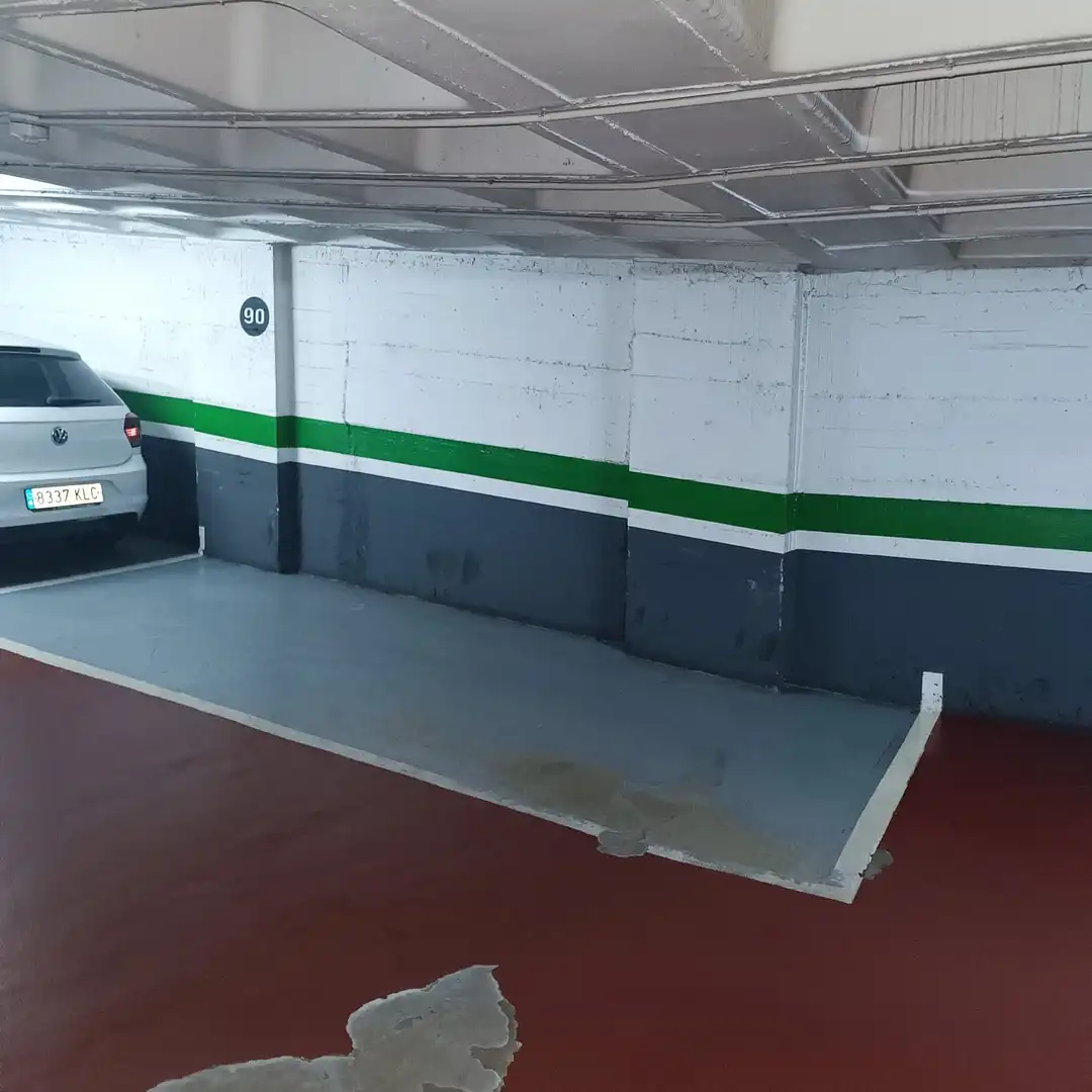 Aparcament de Garatge en venda en Madrid