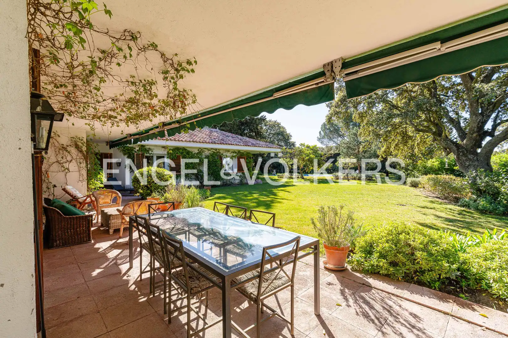 Terraza de Casa o chalet en venta en Boadilla del Monte con Calefacción, Jardín privado y Trastero