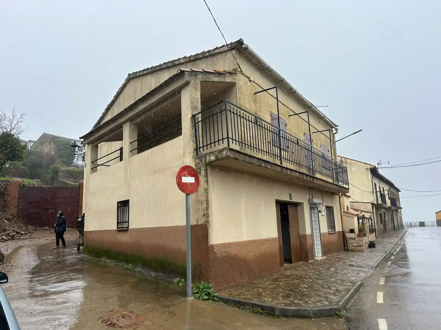 Exterior view of Houses for sale in Perales del Puerto  with Storage room
