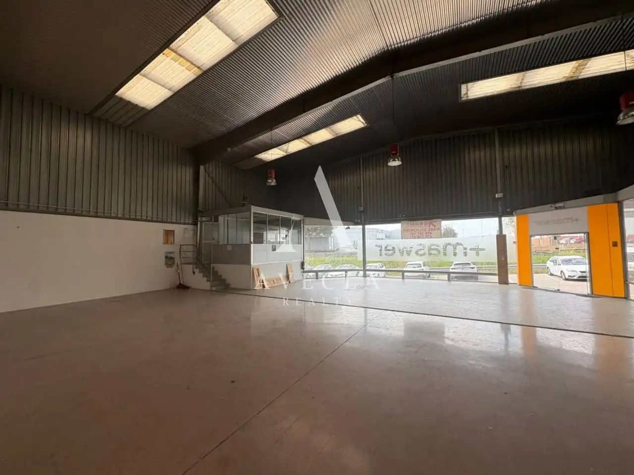 Nau industrial en venda en Sant Esteve Sesrovires