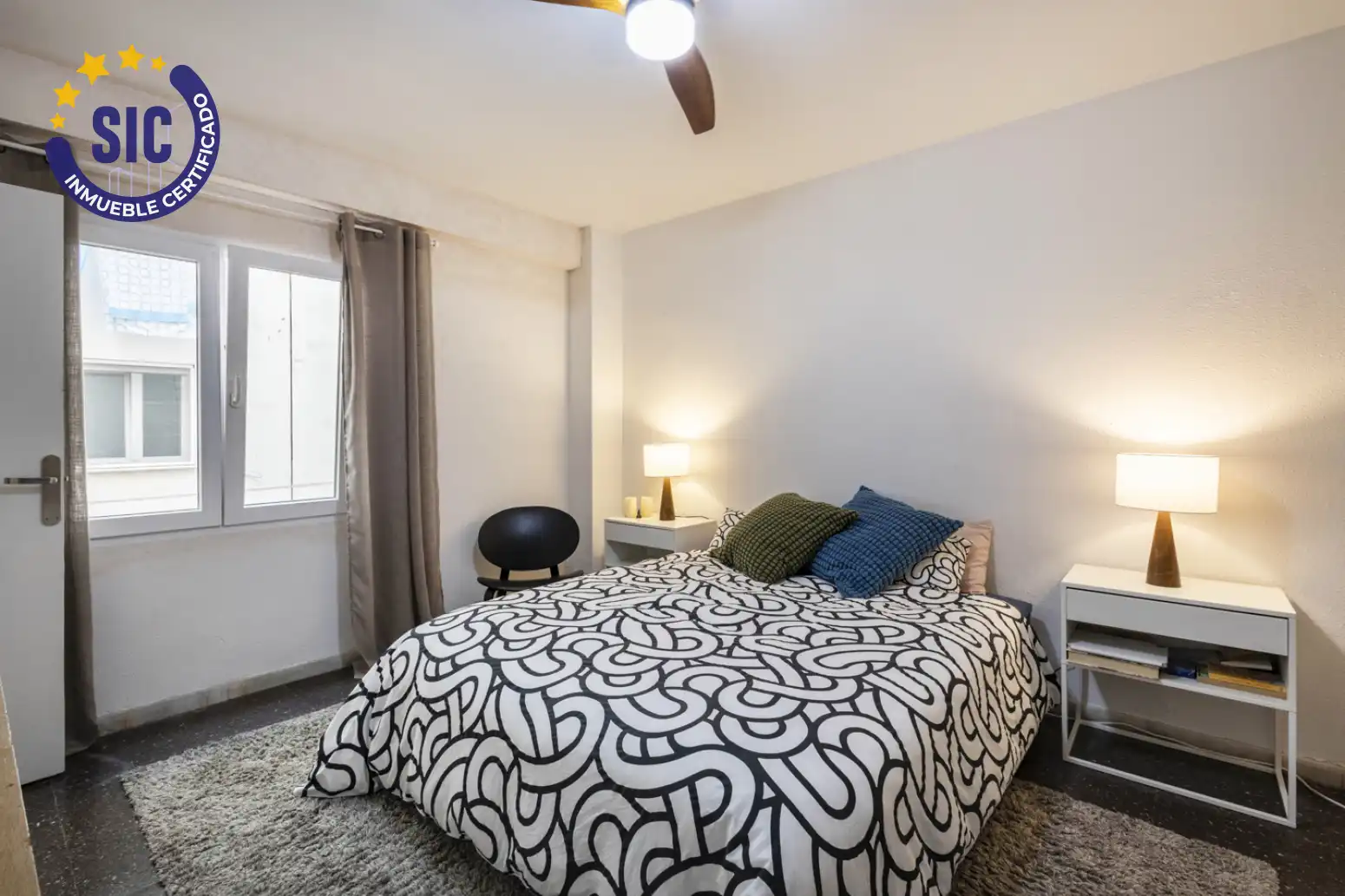 Bedroom of Flat for sale in Valencia  with Air Conditioner and Terrace