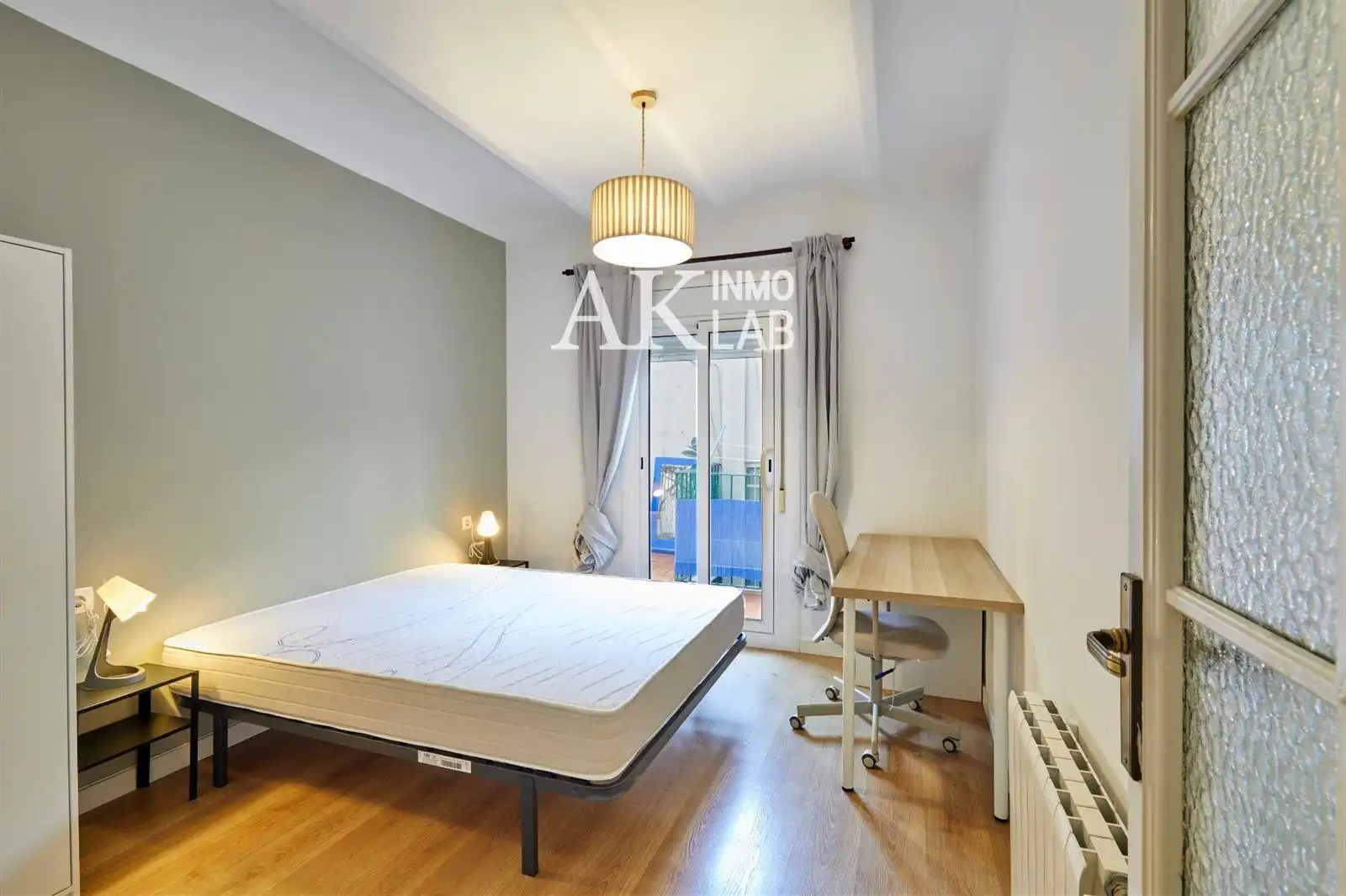 Bedroom of Apartments for sale in Barcelona  with Air Conditioner, Terrace and Furnished