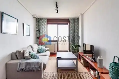 Sala d'estar de Pis en venda en Arnuero amb Terrassa i Moblat