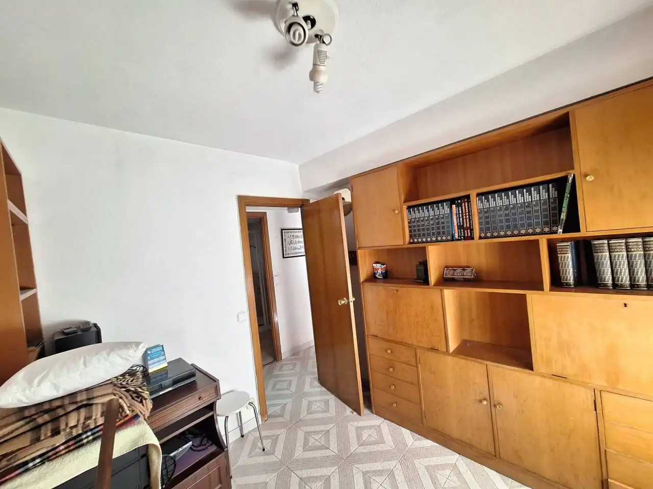Flat for rent in Fuenlabrada  with Air Conditioner, Heating and Storage room