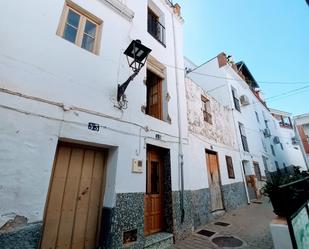 Vista exterior de Casa adosada en venda en Tolox