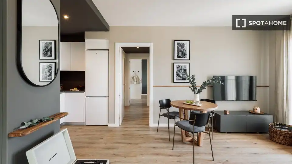 Dining room of Flat for rent in Barcelona  with Air Conditioner, Heating and Furnished